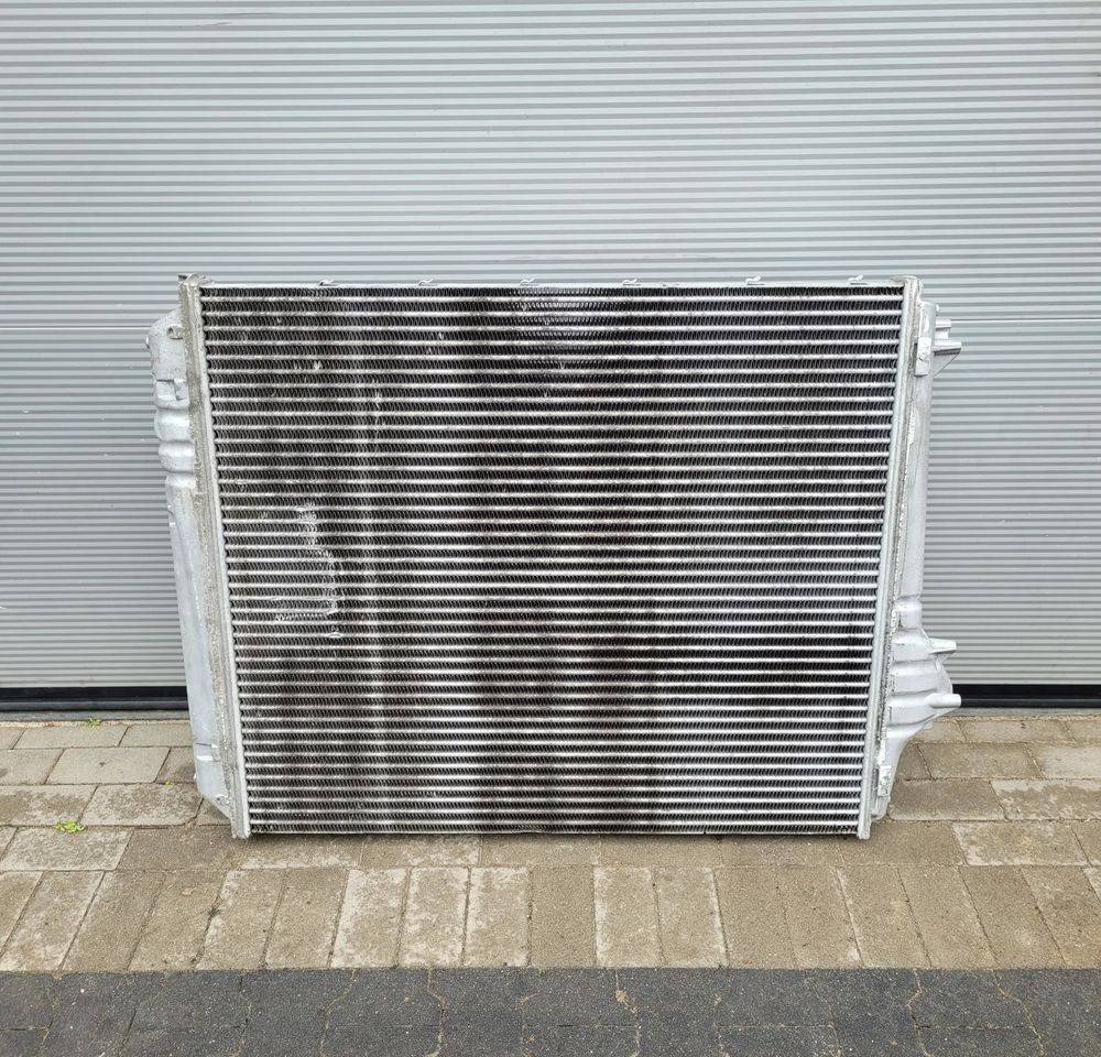 INTERCOOLER VOLVO FH4 ORYGINAŁ 21631996 SZCZELNY 2021R - Intercooler para Camión: foto 2 INTERCOOLER VOLVO FH4 ORYGINAŁ 21631996 SZCZELNY 2021R - Intercooler para Camión: foto 2