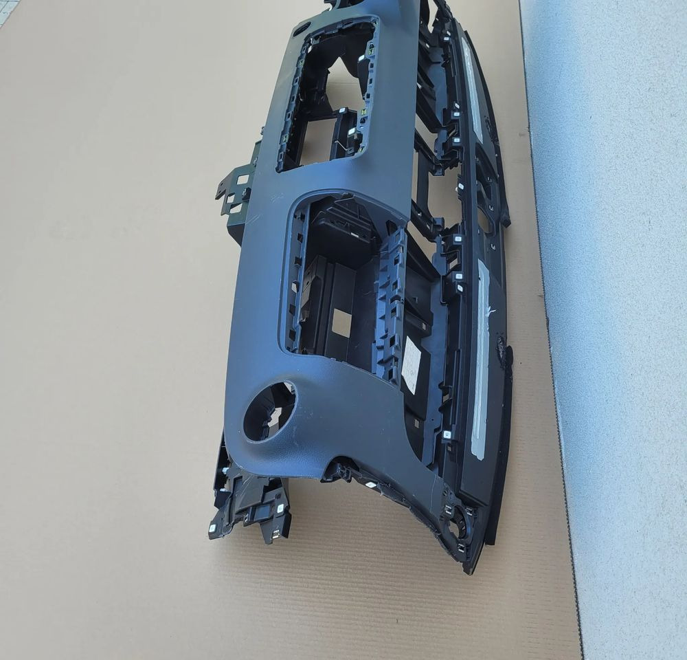 KONSOLA MERCEDES SPRINTER W910 W907 - Salpicadero para Camión: foto 2 KONSOLA MERCEDES SPRINTER W910 W907 - Salpicadero para Camión: foto 2