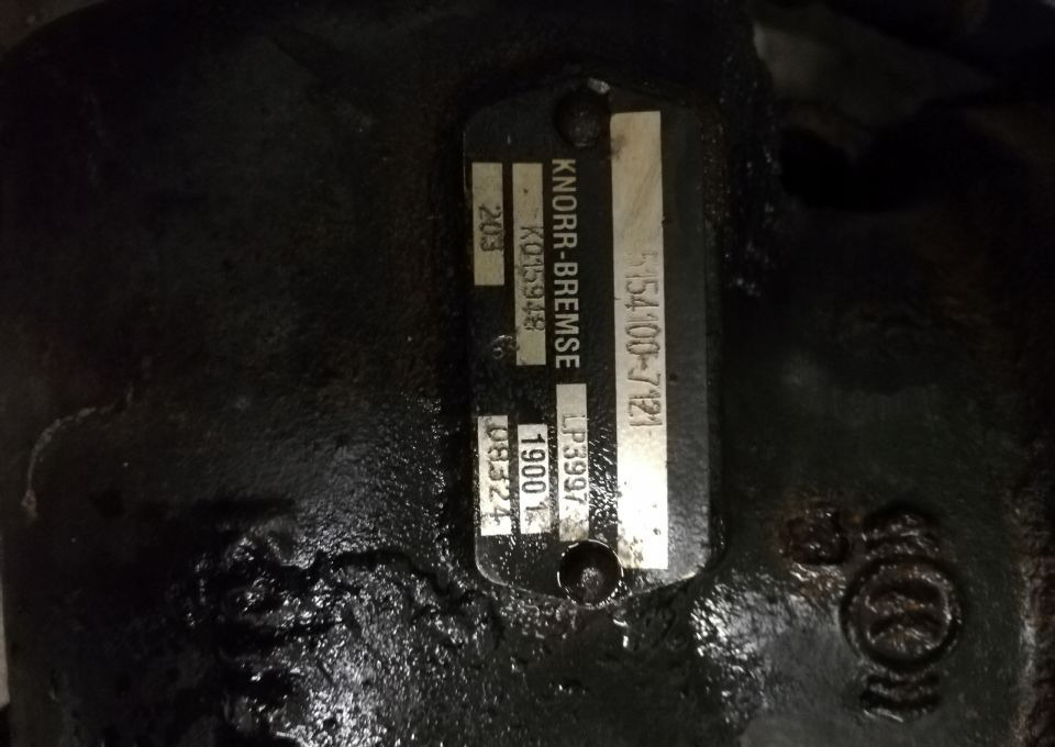 Kompresor powietrza MAN TGX TGS TGA E4 440KM - Compresor para Camión: foto 2 Kompresor powietrza MAN TGX TGS TGA E4 440KM - Compresor para Camión: foto 2