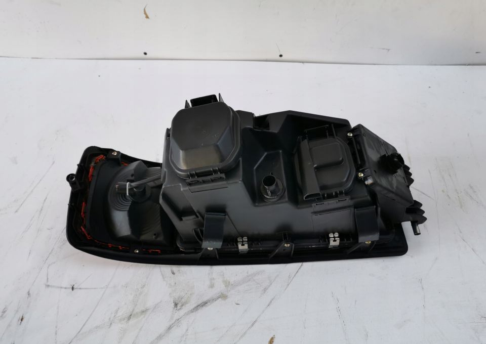 LAMPA MAN F2000 Prawa lub Lewa - Faro delantero para Camión: foto 2 LAMPA MAN F2000 Prawa lub Lewa - Faro delantero para Camión: foto 2