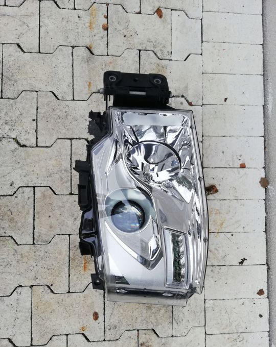 LAMPA XENON RENAULT RANGE T GAMA Lewy ORYGINAŁ - Faro delantero para Camión: foto 1 LAMPA XENON RENAULT RANGE T GAMA Lewy ORYGINAŁ - Faro delantero para Camión: foto 1