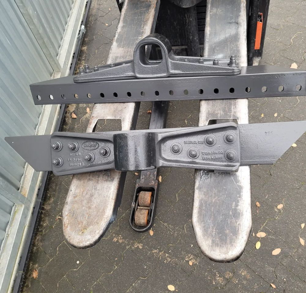 ŁAPY MOCOWANIE SIODLA VOLVO HOLLAND 126239C - Quinta rueda para Camión: foto 2 ŁAPY MOCOWANIE SIODLA VOLVO HOLLAND 126239C - Quinta rueda para Camión: foto 2