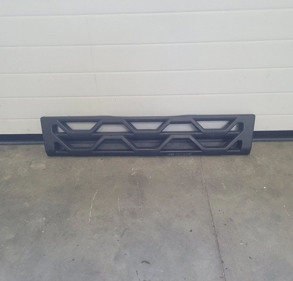 ŁAWKA STOPNIEN RENAULT RANGE T GAMA - Peldaño para Camión: foto 1 ŁAWKA STOPNIEN RENAULT RANGE T GAMA - Peldaño para Camión: foto 1