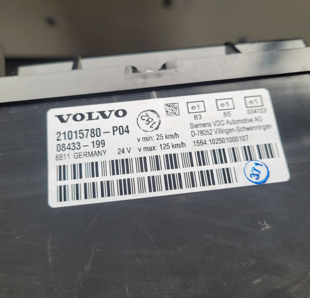 LICZNIK VOLVO FH 21015780 P04 - Salpicadero para Camión: foto 2 LICZNIK VOLVO FH 21015780 P04 - Salpicadero para Camión: foto 2