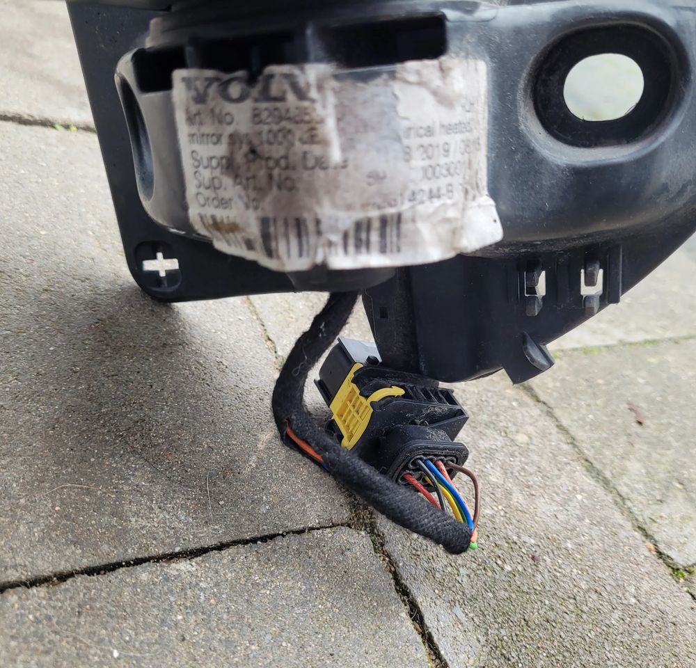 LUSTERKO LEWE VOLVO FH4 ORYGINAŁ CHWALIM116 - Espejo retrovisor para Camión: foto 3 LUSTERKO LEWE VOLVO FH4 ORYGINAŁ CHWALIM116 - Espejo retrovisor para Camión: foto 3