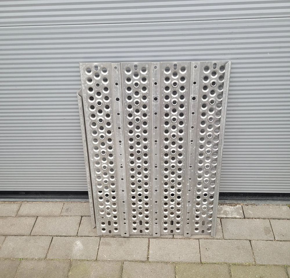 PODEST MERCEDES MP4 MP5 ORYGINAŁ NOWY A9605237701 CHWALIM116 - Carrocería y exterior para Camión: foto 2 PODEST MERCEDES MP4 MP5 ORYGINAŁ NOWY A9605237701 CHWALIM116 - Carrocería y exterior para Camión: foto 2