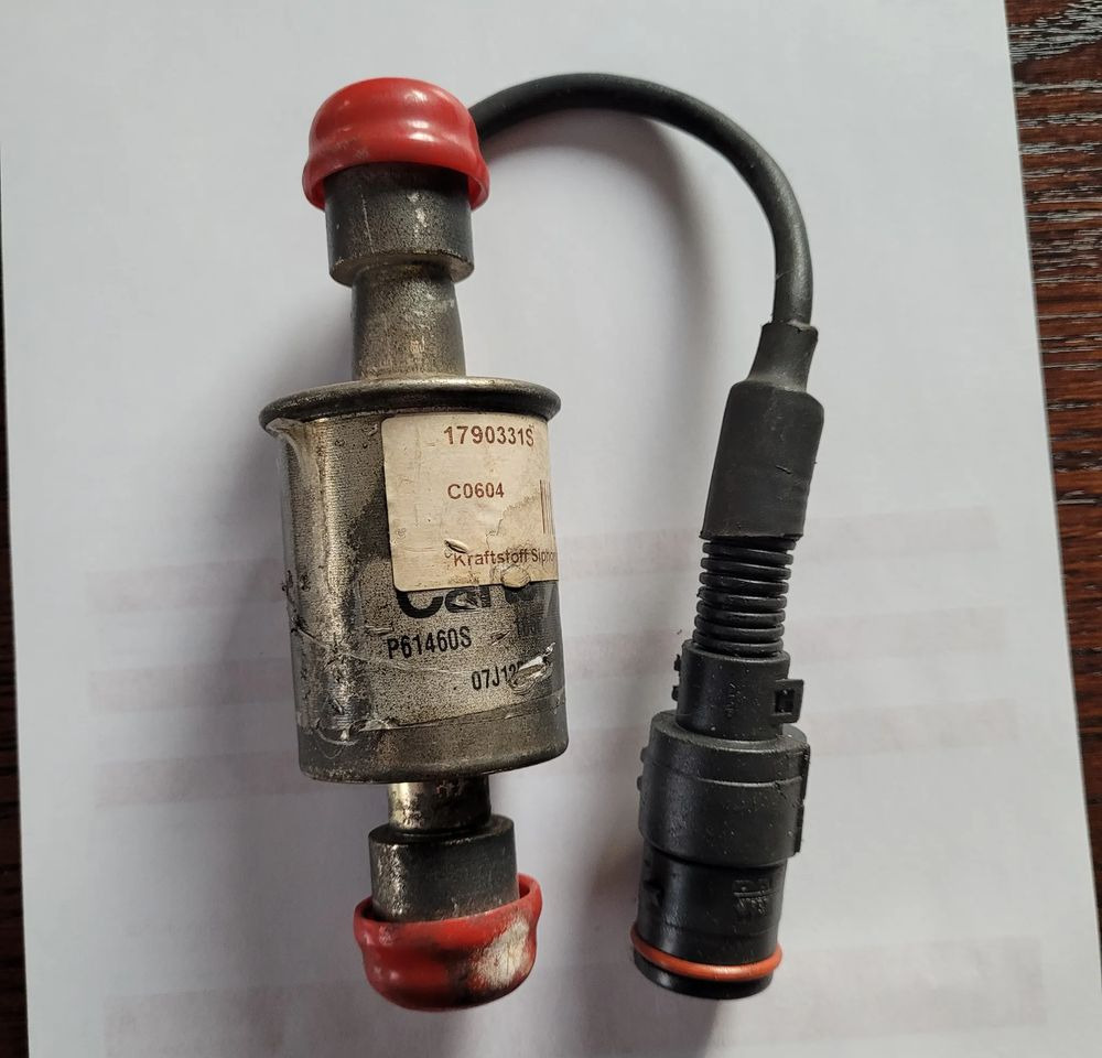 POMPKA PALIWA DAF XF 106 - Bomba de combustible para Camión: foto 1 POMPKA PALIWA DAF XF 106 - Bomba de combustible para Camión: foto 1