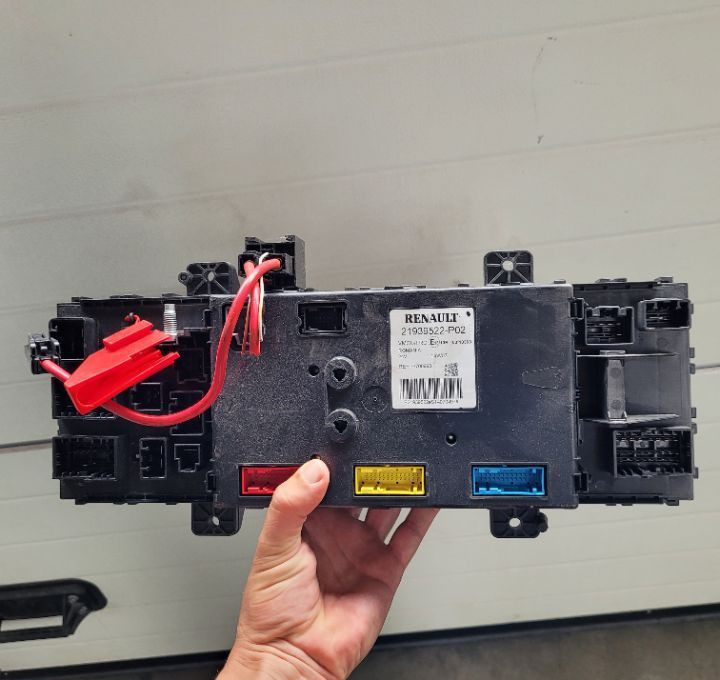STEROWNIK RENAULT RANGE T 21939522-P02 - Unidad de control para Camión: foto 1 STEROWNIK RENAULT RANGE T 21939522-P02 - Unidad de control para Camión: foto 1