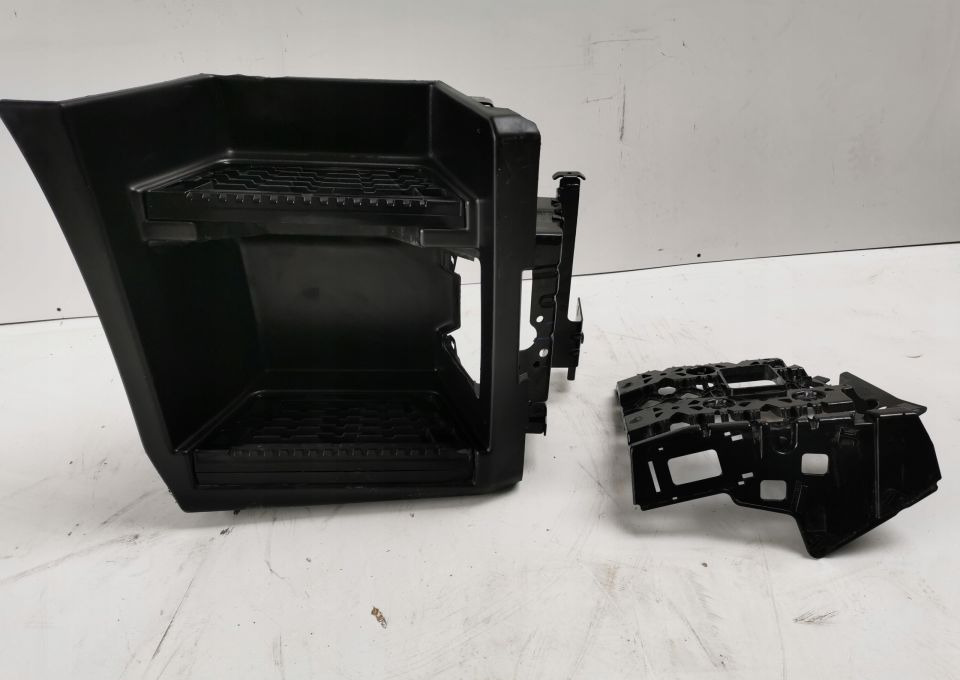 STOPNICA WŁAZ RENAULT RANGE T GAMA RH. ORYGINAŁ - Peldaño para Camión: foto 1 STOPNICA WŁAZ RENAULT RANGE T GAMA RH. ORYGINAŁ - Peldaño para Camión: foto 1