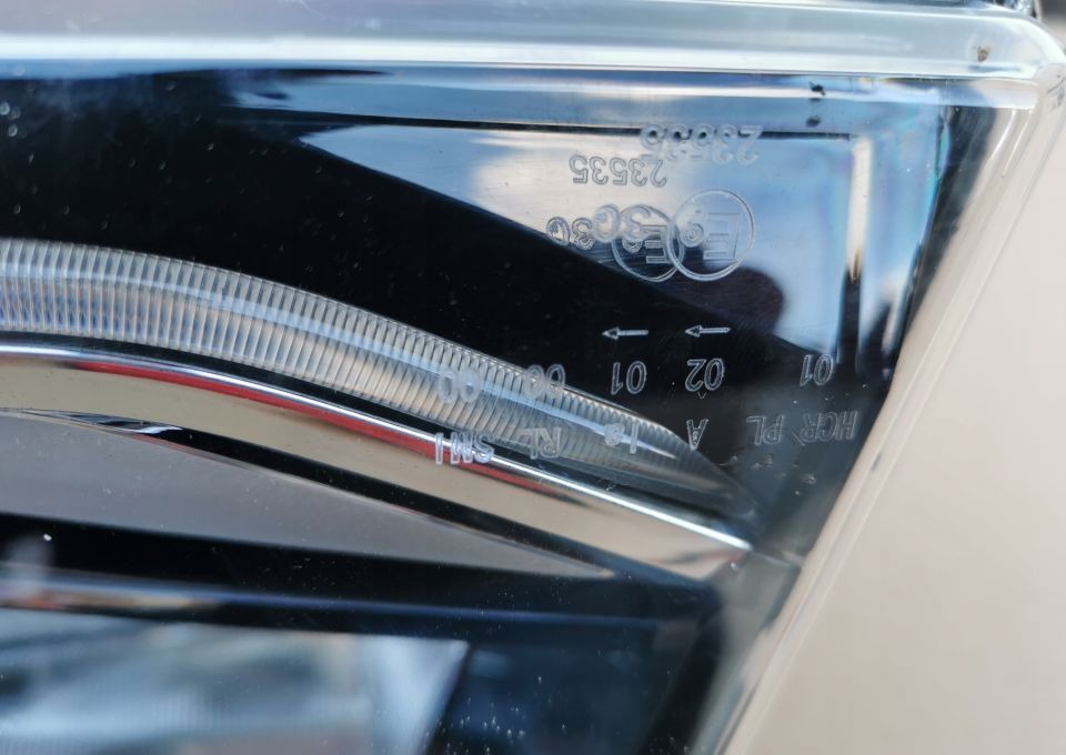 Scania OE 2655848 reflektor LEWA ORYGINAŁ - Faro delantero para Camión: foto 2 Scania OE 2655848 reflektor LEWA ORYGINAŁ - Faro delantero para Camión: foto 2