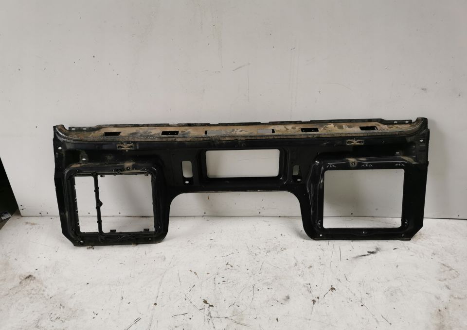 Ściana GRODZIOWA MAN TGL TMG ORYGINAŁ - Parachoques para Camión: foto 1 Ściana GRODZIOWA MAN TGL TMG ORYGINAŁ - Parachoques para Camión: foto 1