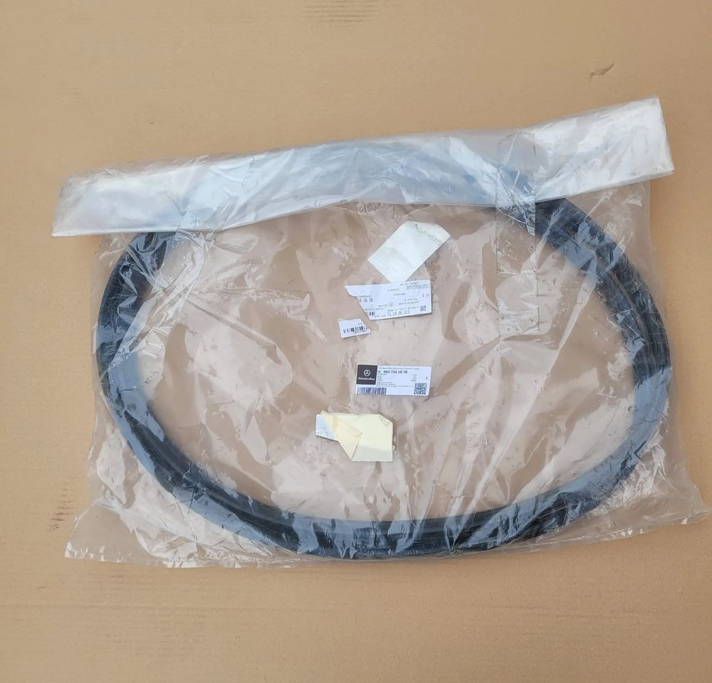 USZCZELKA MERCEDES ACTROS MP4 MP5 ORYGINAŁ NOWA A9607541878 CHWALIM116 - Carrocería y exterior para Camión: foto 1 USZCZELKA MERCEDES ACTROS MP4 MP5 ORYGINAŁ NOWA A9607541878 CHWALIM116 - Carrocería y exterior para Camión: foto 1