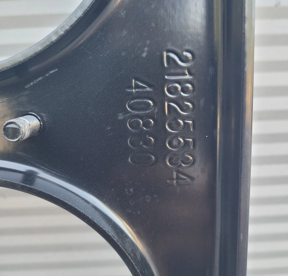 WAZMOCNIENIE POPRZECZNICA VOLVO FH4 FH5 NOWY ORYGINAŁ 21825534 - Carrocería y exterior para Camión: foto 3 WAZMOCNIENIE POPRZECZNICA VOLVO FH4 FH5 NOWY ORYGINAŁ 21825534 - Carrocería y exterior para Camión: foto 3