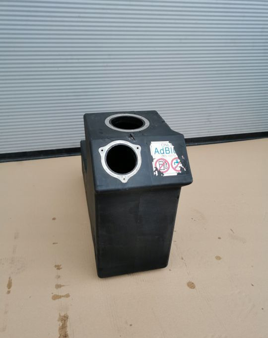 ZBIORNIK AD BLUE IVECO EUROCARGO 504166556 - Depósito de AdBlue para Camión: foto 1 ZBIORNIK AD BLUE IVECO EUROCARGO 504166556 - Depósito de AdBlue para Camión: foto 1