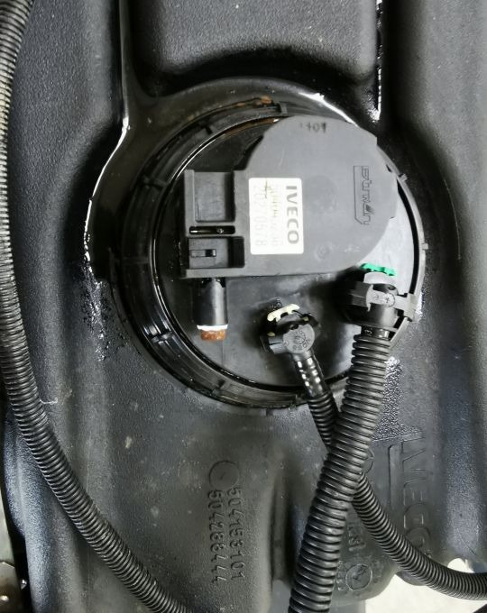 ZBIORNIK PALIWA IVECO EUROCARGO 504153101 - Depósito de combustible para Camión: foto 4 ZBIORNIK PALIWA IVECO EUROCARGO 504153101 - Depósito de combustible para Camión: foto 4