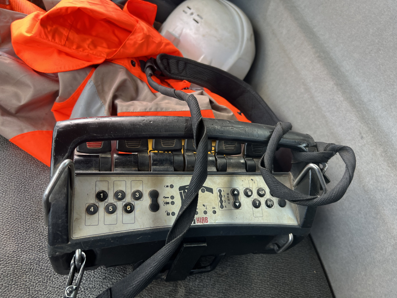 RENAULT plateau grue radio commandée 380 DXI - Camión grúa: foto 3 RENAULT plateau grue radio commandée 380 DXI - Camión grúa: foto 3