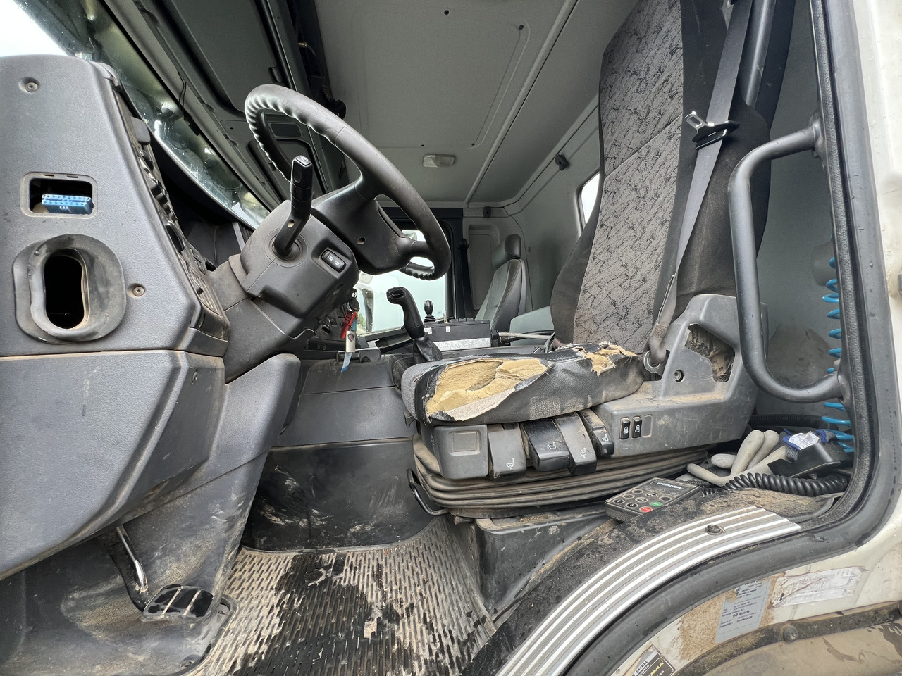 SCANIA 8x4 - Camión multibasculante: foto 4 SCANIA 8x4 - Camión multibasculante: foto 4