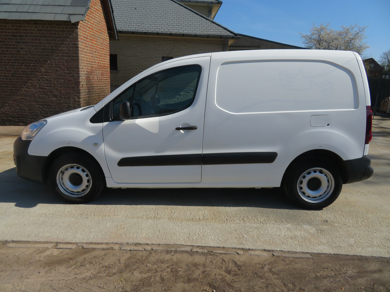CITROËN Berlingo 1.6 BlueHDi CLUB - Furgón: foto 4 CITROËN Berlingo 1.6 BlueHDi CLUB - Furgón: foto 4