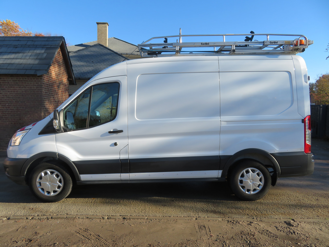 Ford Transit 2.0TDCi - L2H2 - Furgón: foto 4 Ford Transit 2.0TDCi - L2H2 - Furgón: foto 4