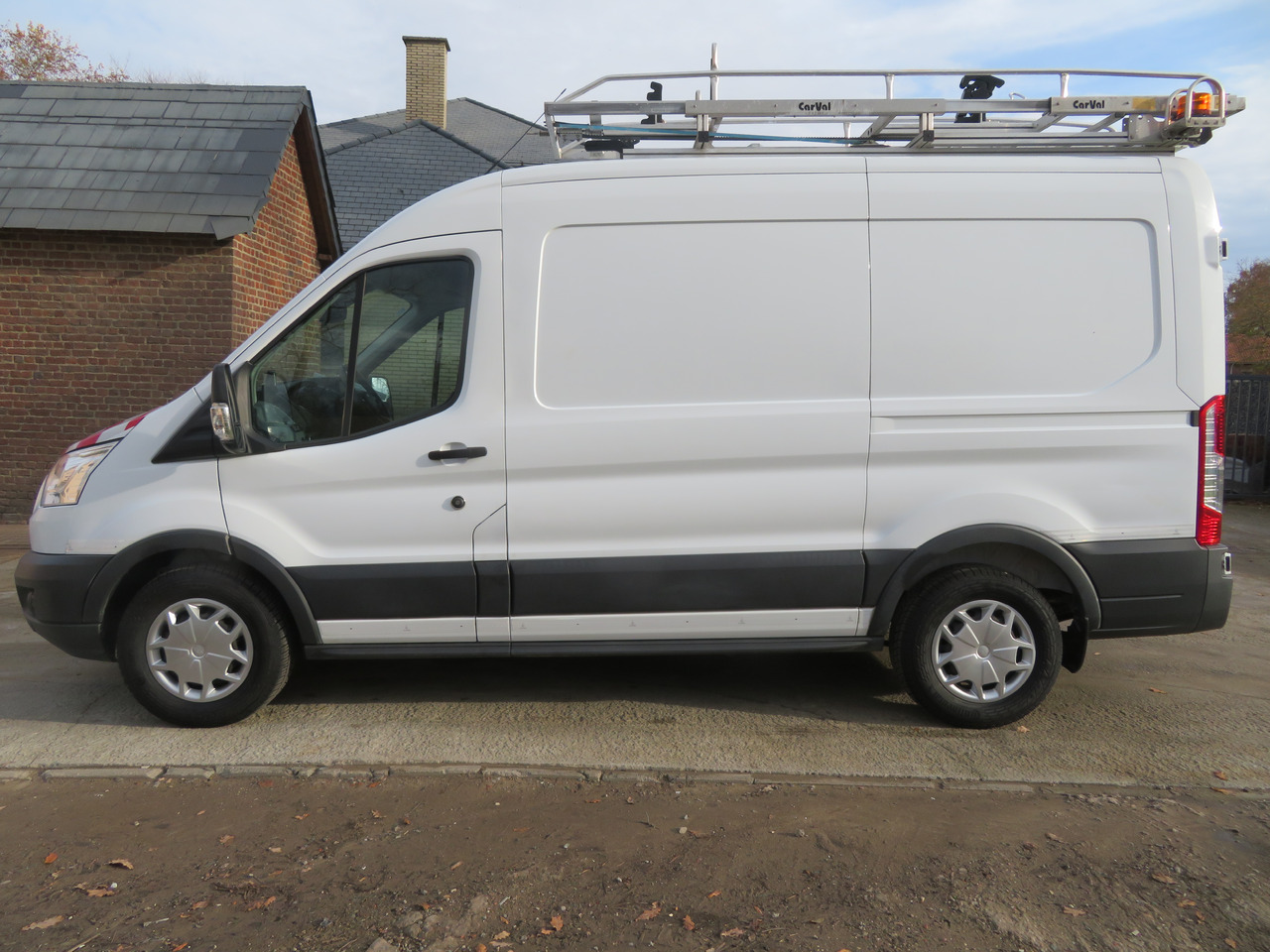 Ford Transit 2.0TDCi - L2H2 - Furgón: foto 4 Ford Transit 2.0TDCi - L2H2 - Furgón: foto 4