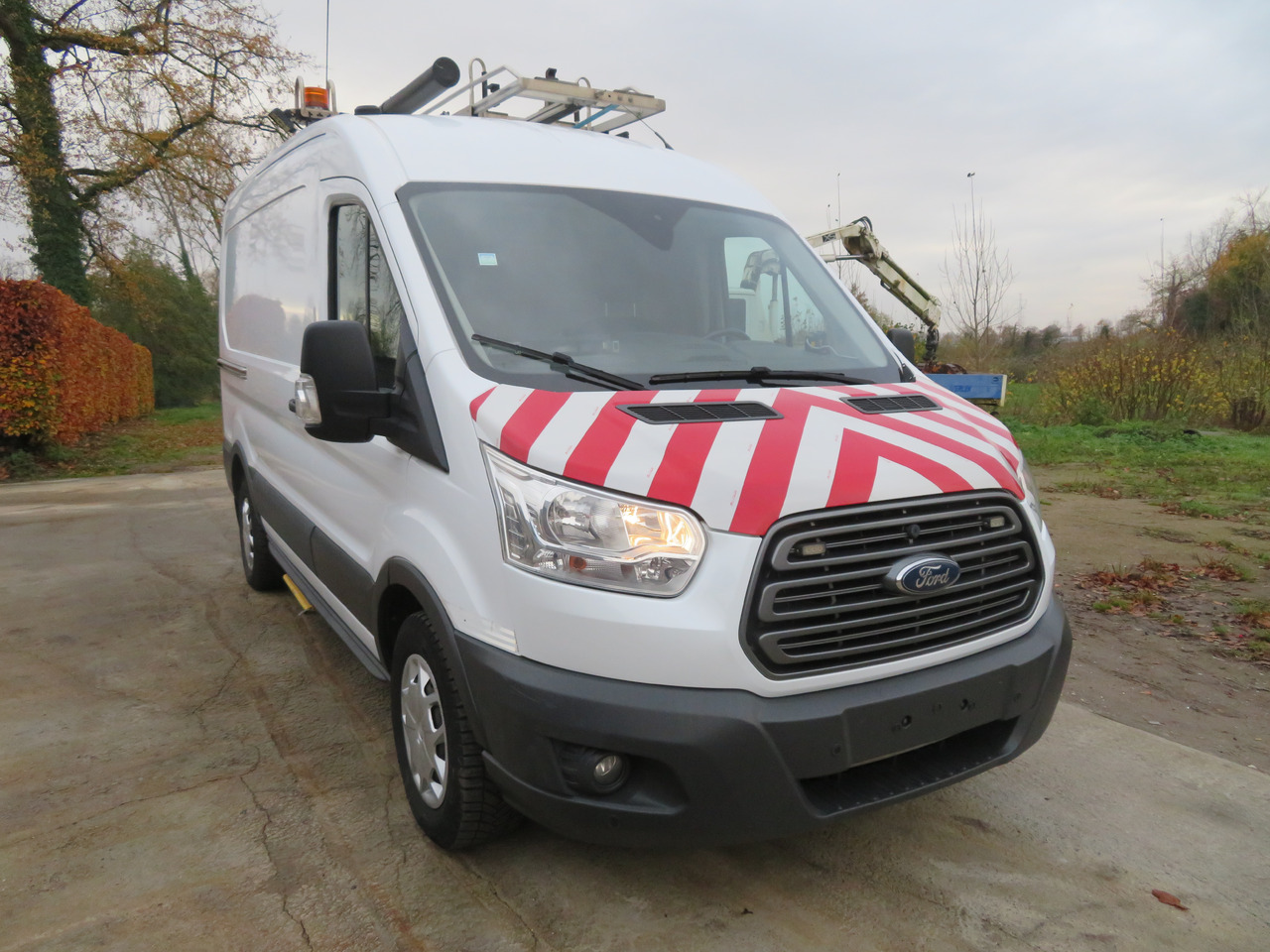 Ford Transit 2.0TDCi - L2H2 - Furgón: foto 1 Ford Transit 2.0TDCi - L2H2 - Furgón: foto 1