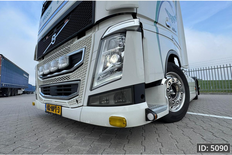 Volvo FH 460 Globetrotter XL, Euro 6, Mega / Like new! / Special interior / Standklima / 2 Tanks - Cabeza tractora: foto 5 Volvo FH 460 Globetrotter XL, Euro 6, Mega / Like new! / Special interior / Standklima / 2 Tanks - Cabeza tractora: foto 5