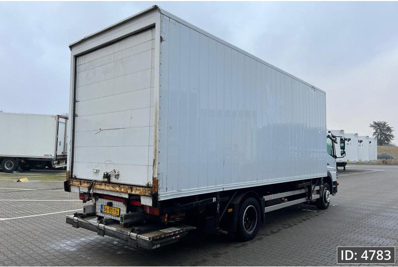 Mercedes-Benz Atego 1218 Day Cab, Euro 5, BDF / EPS automatic / standklima / DHOLLANDIA 2000KG - Camión portacontenedore/ Intercambiable: foto 3 Mercedes-Benz Atego 1218 Day Cab, Euro 5, BDF / EPS automatic / standklima / DHOLLANDIA 2000KG - Camión portacontenedore/ Intercambiable: foto 3