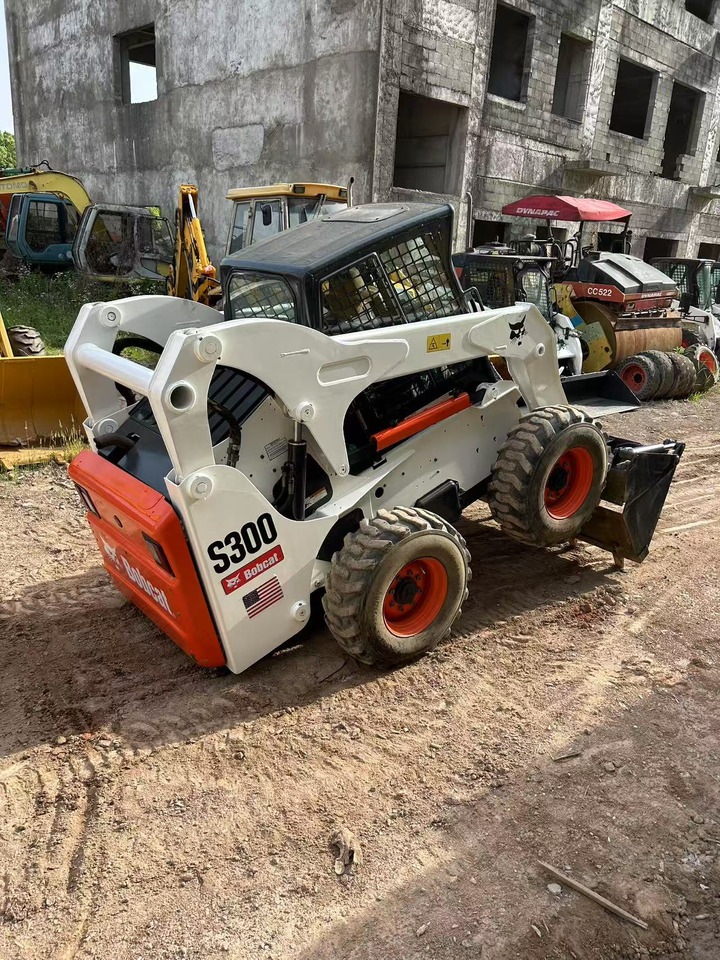 BOBCAT BOBCAT Skid Steer Loader S300 - Minicargadora: foto 3 BOBCAT BOBCAT Skid Steer Loader S300 - Minicargadora: foto 3