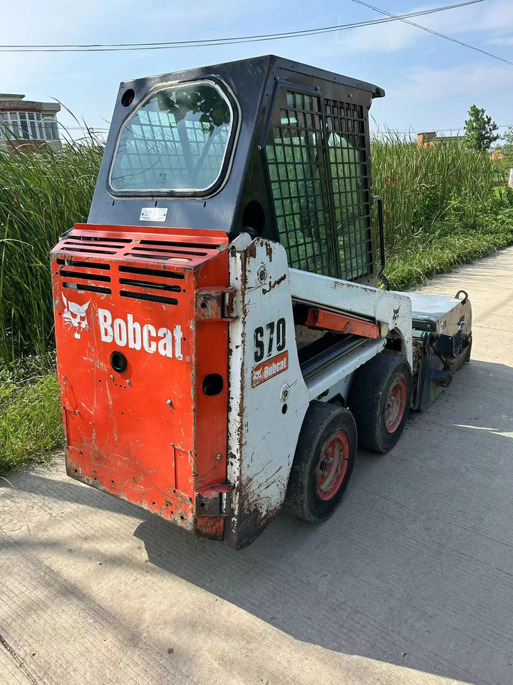 BOBCAT S70 Sliding Sweeper Click for Discount - Minicargadora: foto 2 BOBCAT S70 Sliding Sweeper Click for Discount - Minicargadora: foto 2