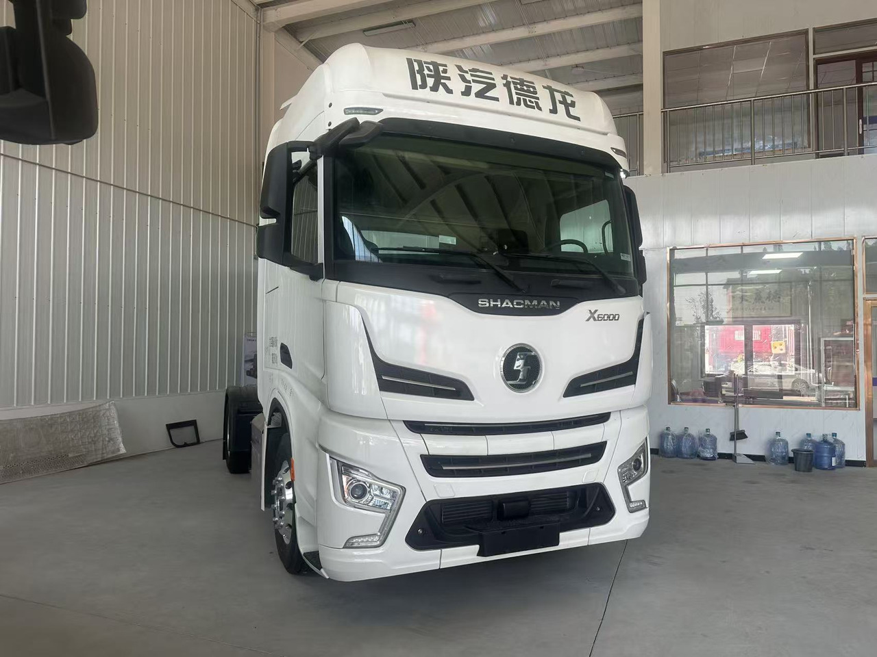 Shacman X6000 510hp Heavy Tractor Unit - Cabeza tractora: foto 4 Shacman X6000 510hp Heavy Tractor Unit - Cabeza tractora: foto 4