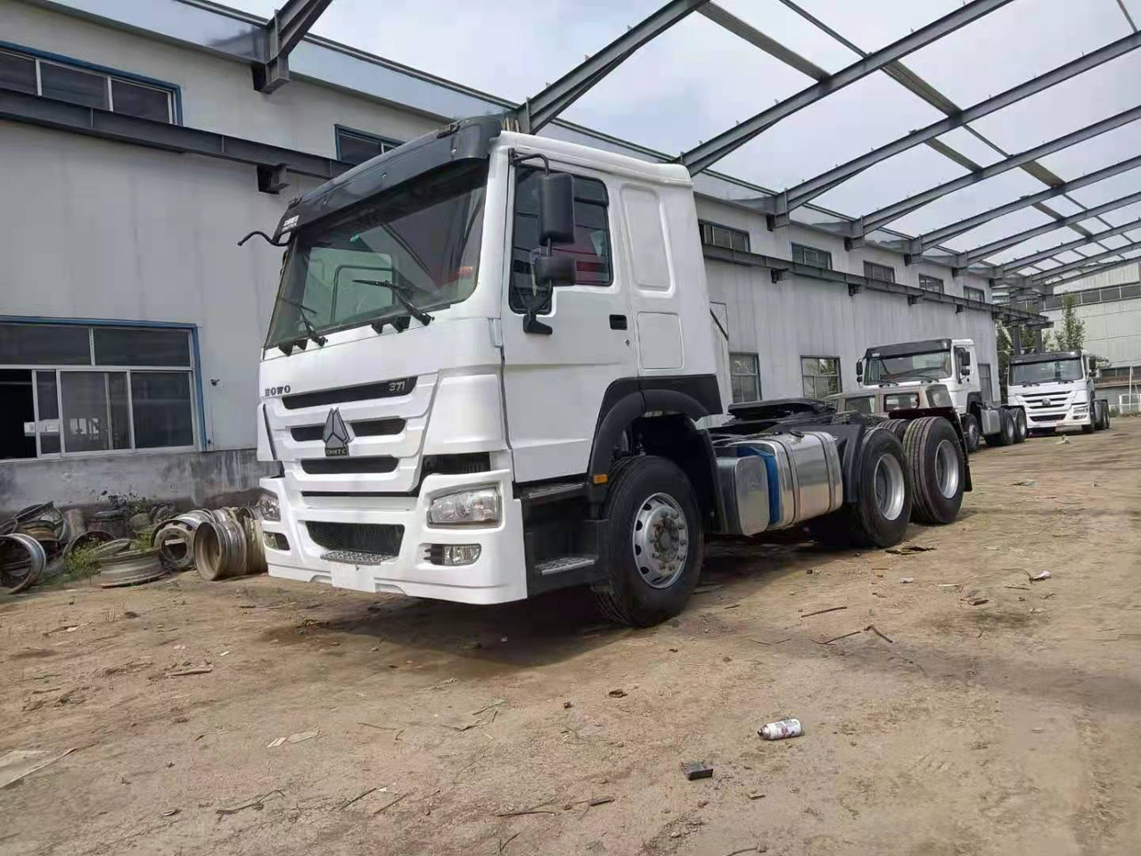 Sinotruk Howo Truck Head 371 HP Heavy Duty - Cabeza tractora: foto 1 Sinotruk Howo Truck Head 371 HP Heavy Duty - Cabeza tractora: foto 1
