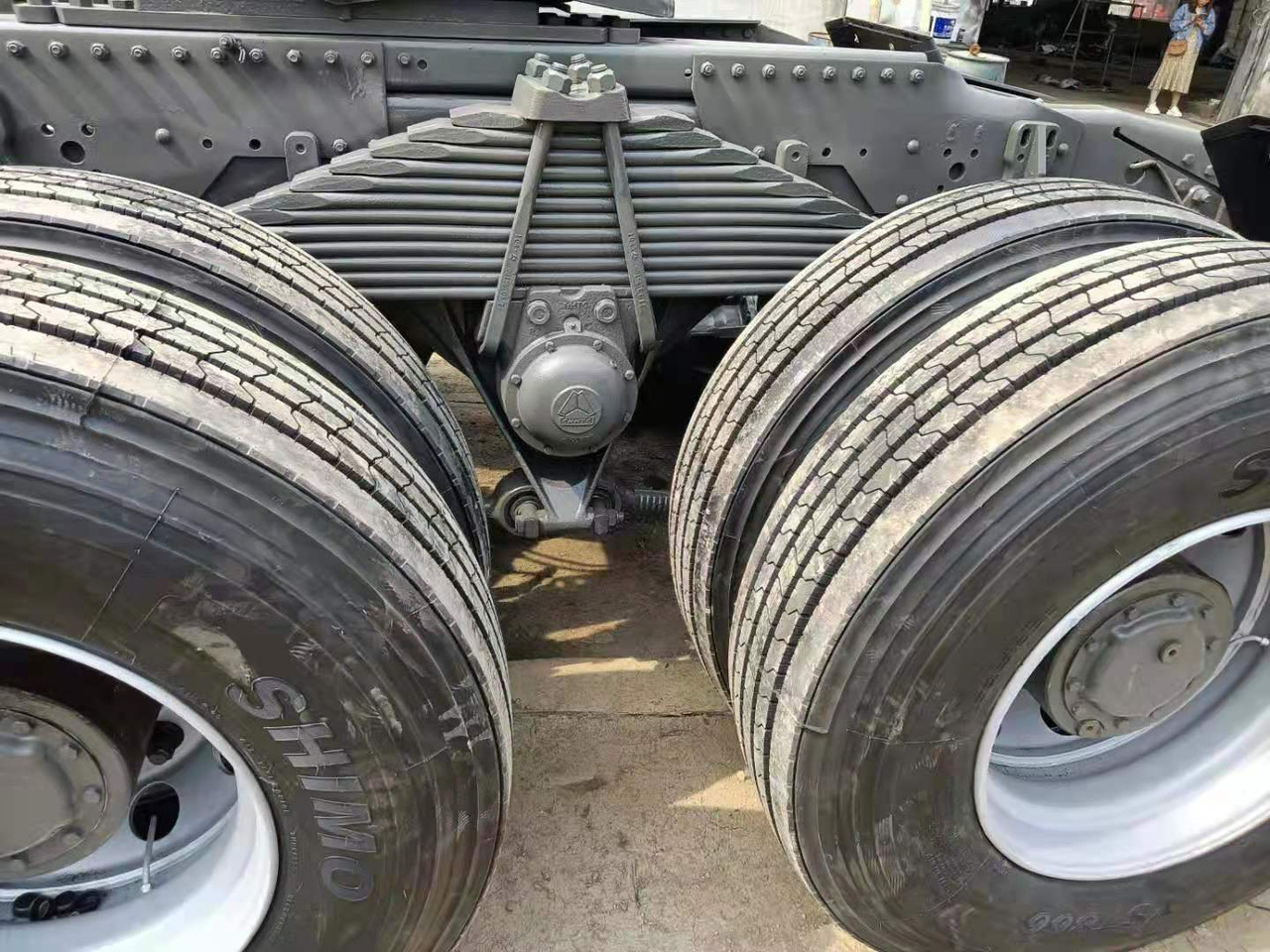 Sinotruk Howo Truck Head 371 HP Heavy Duty - Cabeza tractora: foto 5 Sinotruk Howo Truck Head 371 HP Heavy Duty - Cabeza tractora: foto 5