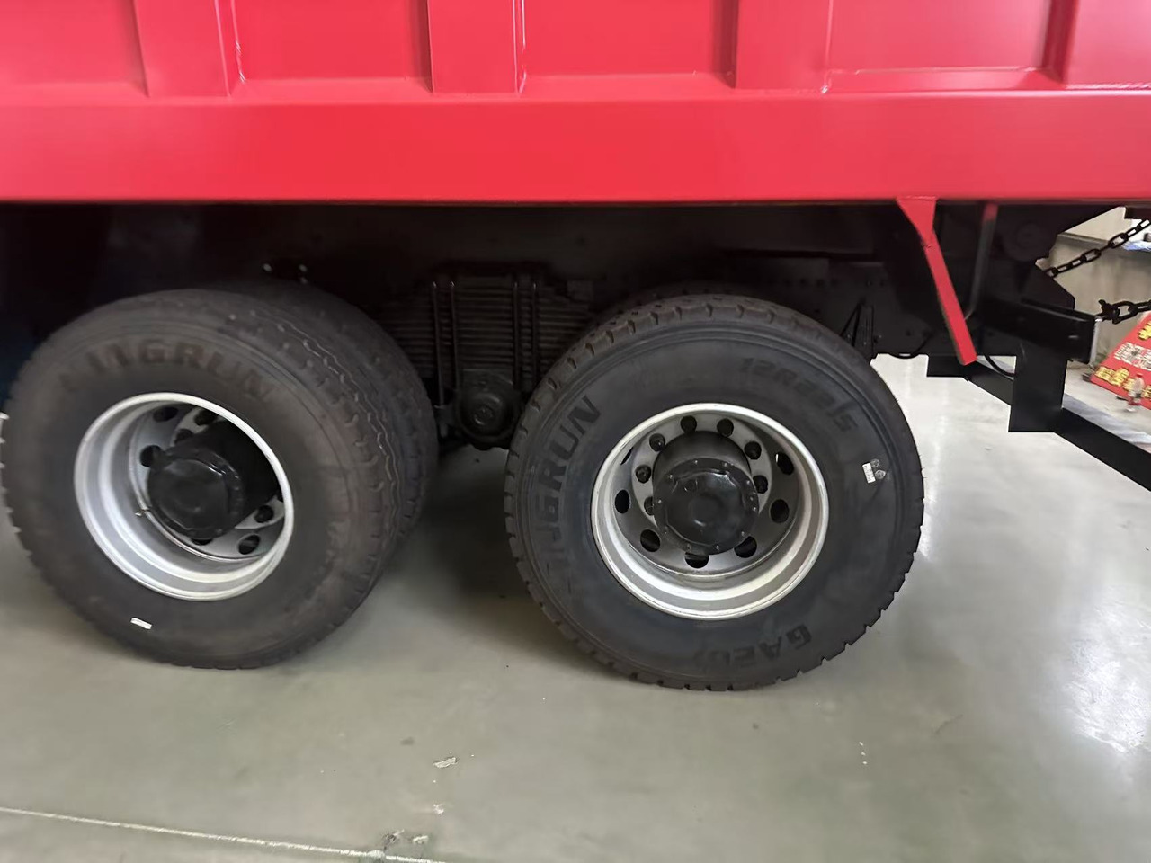 HOWO DUMP TRUCK 6✖4 - Camión: foto 5 HOWO DUMP TRUCK 6✖4 - Camión: foto 5