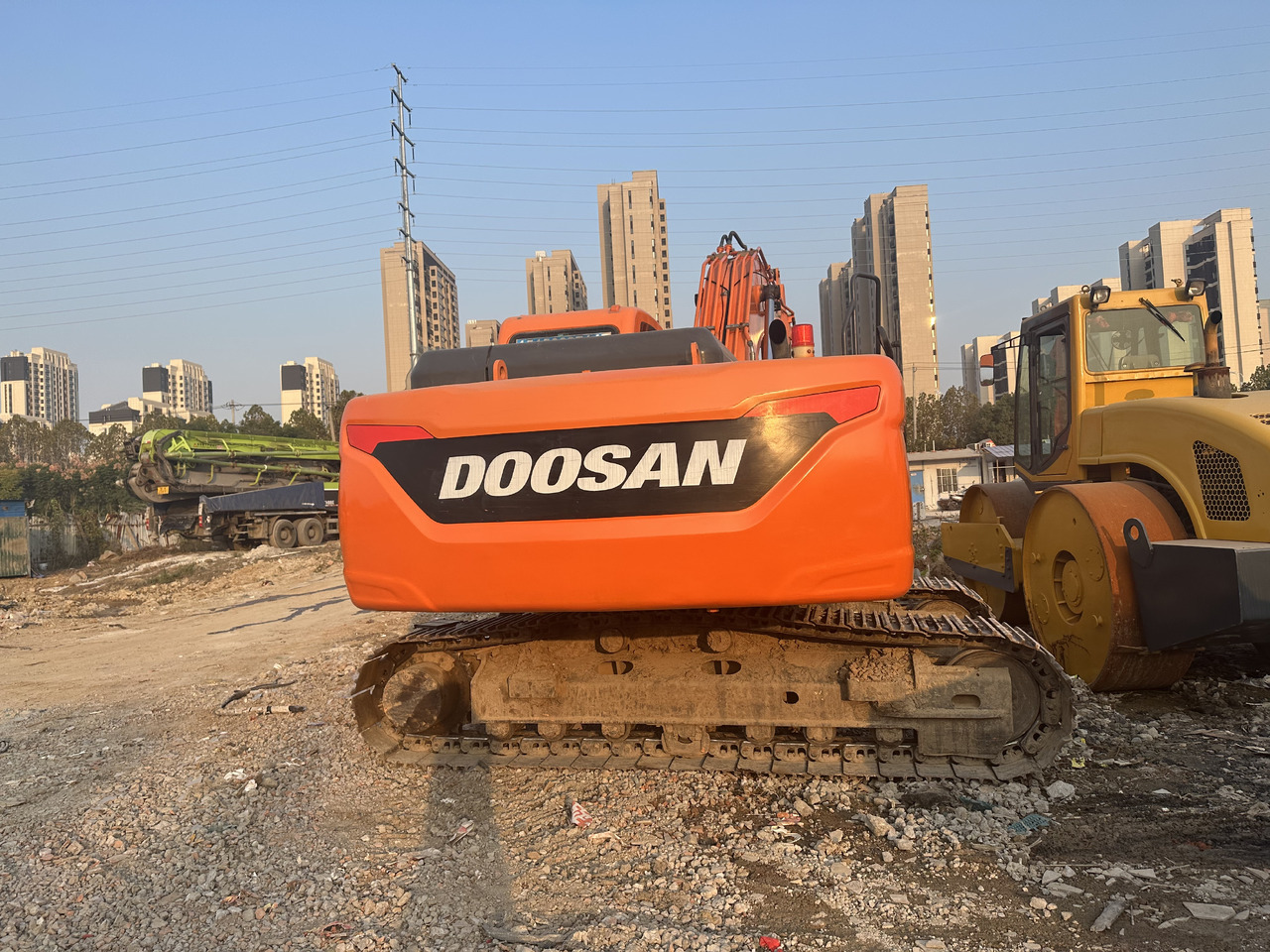 DOOSAN DX220 Crawler Excavator Good Condition - Excavadora de cadenas: foto 4 DOOSAN DX220 Crawler Excavator Good Condition - Excavadora de cadenas: foto 4