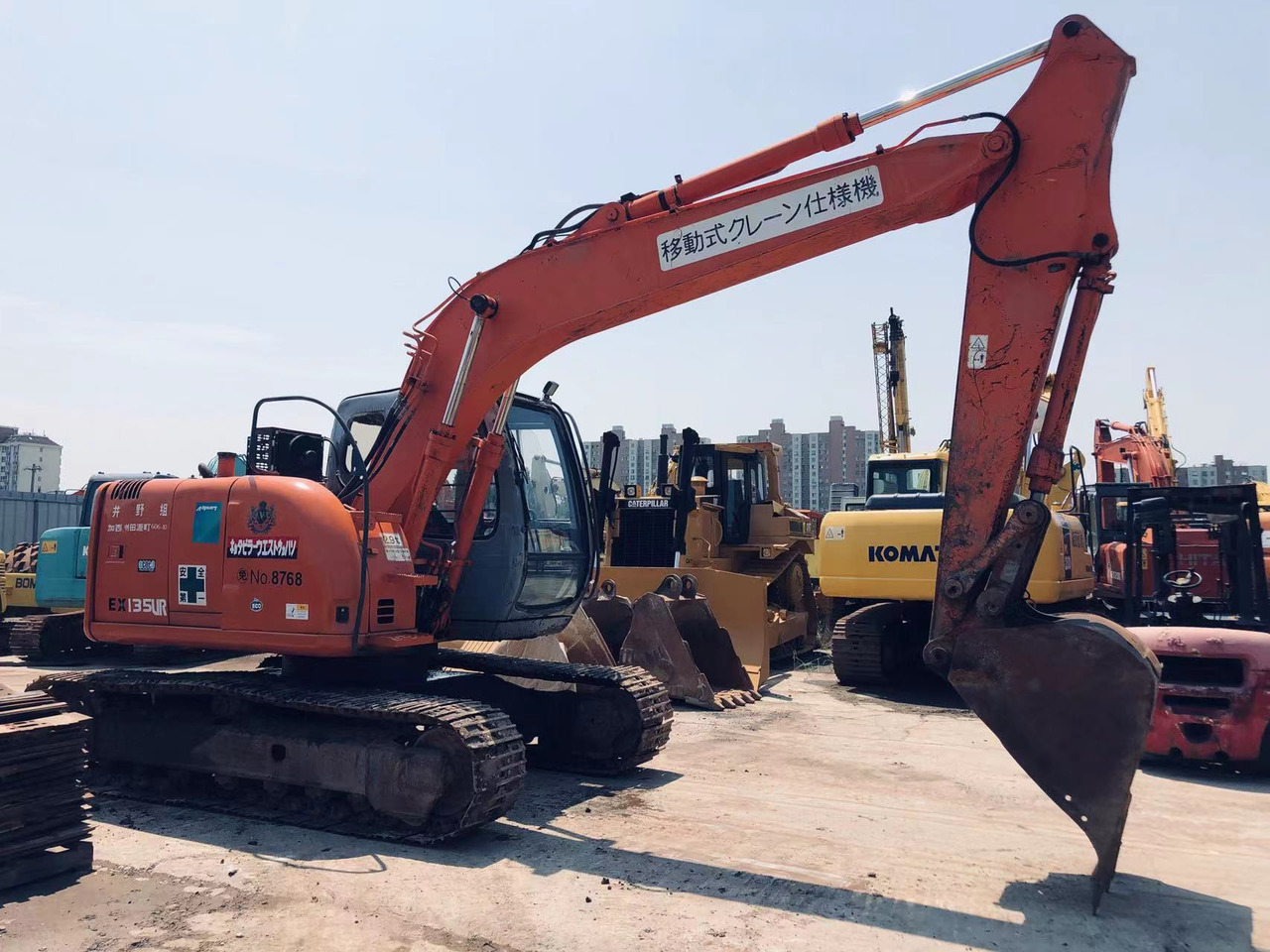 HITACHI EX135 - Excavadora de cadenas: foto 4 HITACHI EX135 - Excavadora de cadenas: foto 4