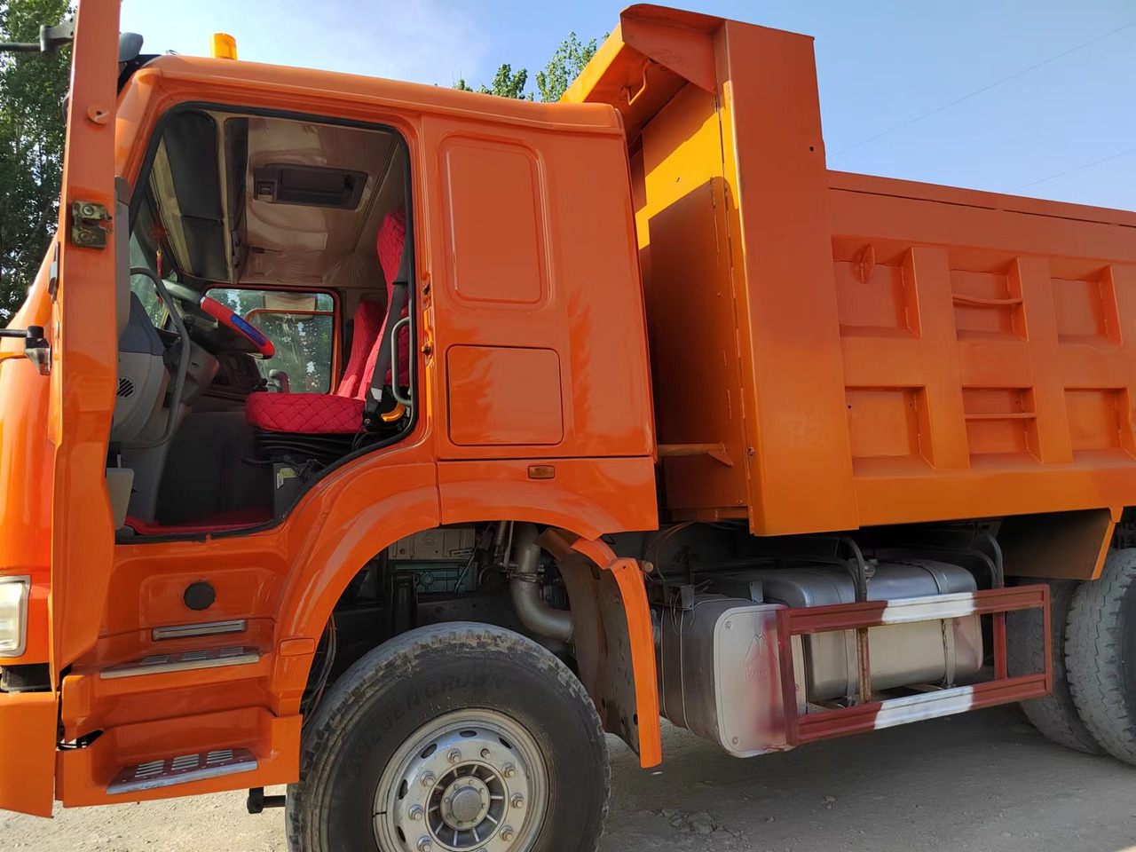 HOWO 371 Dump Truck 6*4 CLick here for Discount - Camión volquete: foto 3 HOWO 371 Dump Truck 6*4 CLick here for Discount - Camión volquete: foto 3