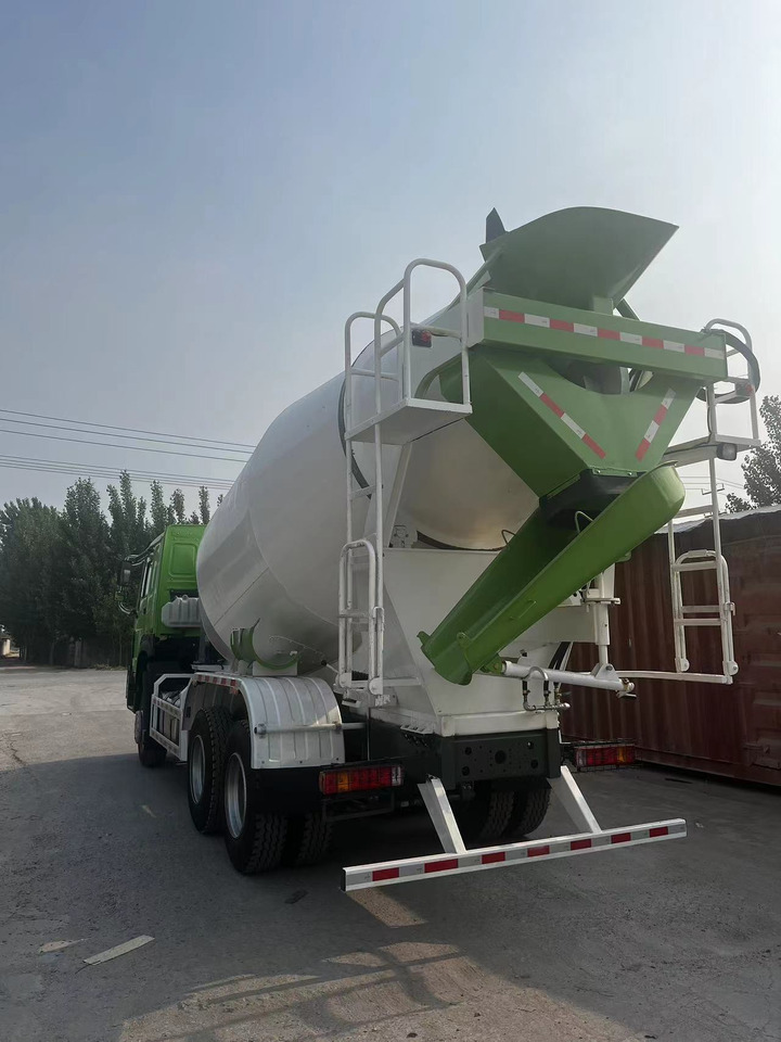 HOWO Cement Mixer Truck 6*4 - Camión hormigonera: foto 5 HOWO Cement Mixer Truck 6*4 - Camión hormigonera: foto 5
