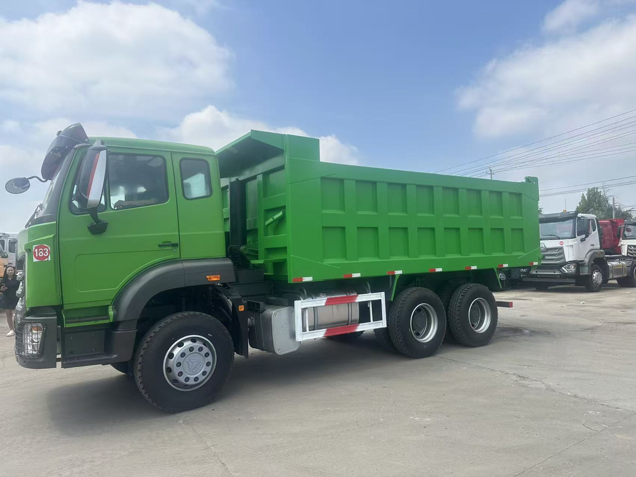 HOWO Haohan Dump truck 6✖4 Green - Camión volquete: foto 3 HOWO Haohan Dump truck 6✖4 Green - Camión volquete: foto 3
