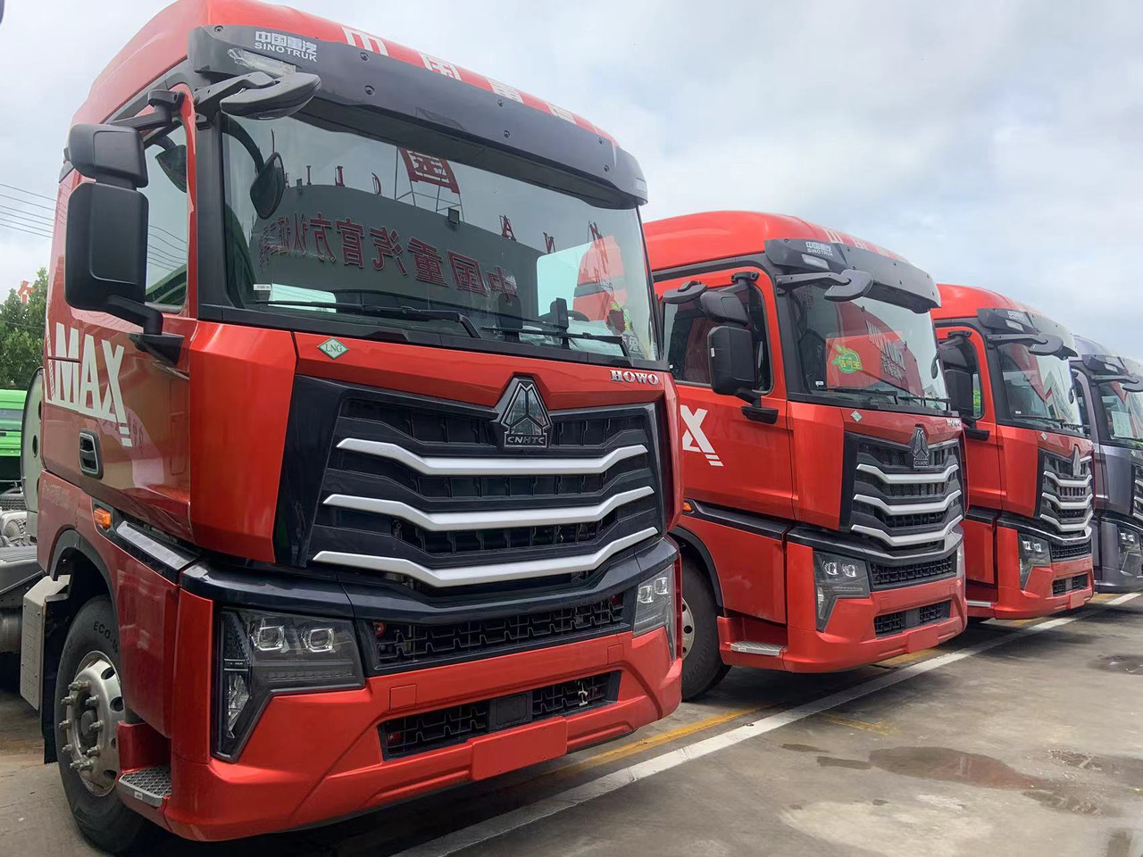 HOWO MAX 7W Truck Unit - Camión volquete: foto 1 HOWO MAX 7W Truck Unit - Camión volquete: foto 1