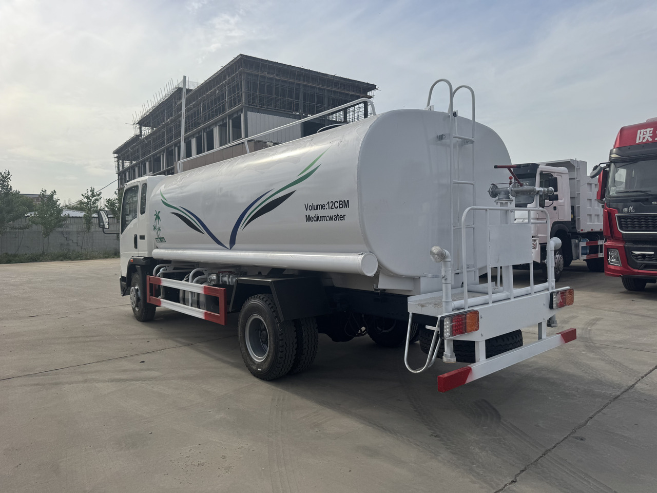 Howo Water Tanker Click for Discount - Bomba de agua: foto 4 Howo Water Tanker Click for Discount - Bomba de agua: foto 4
