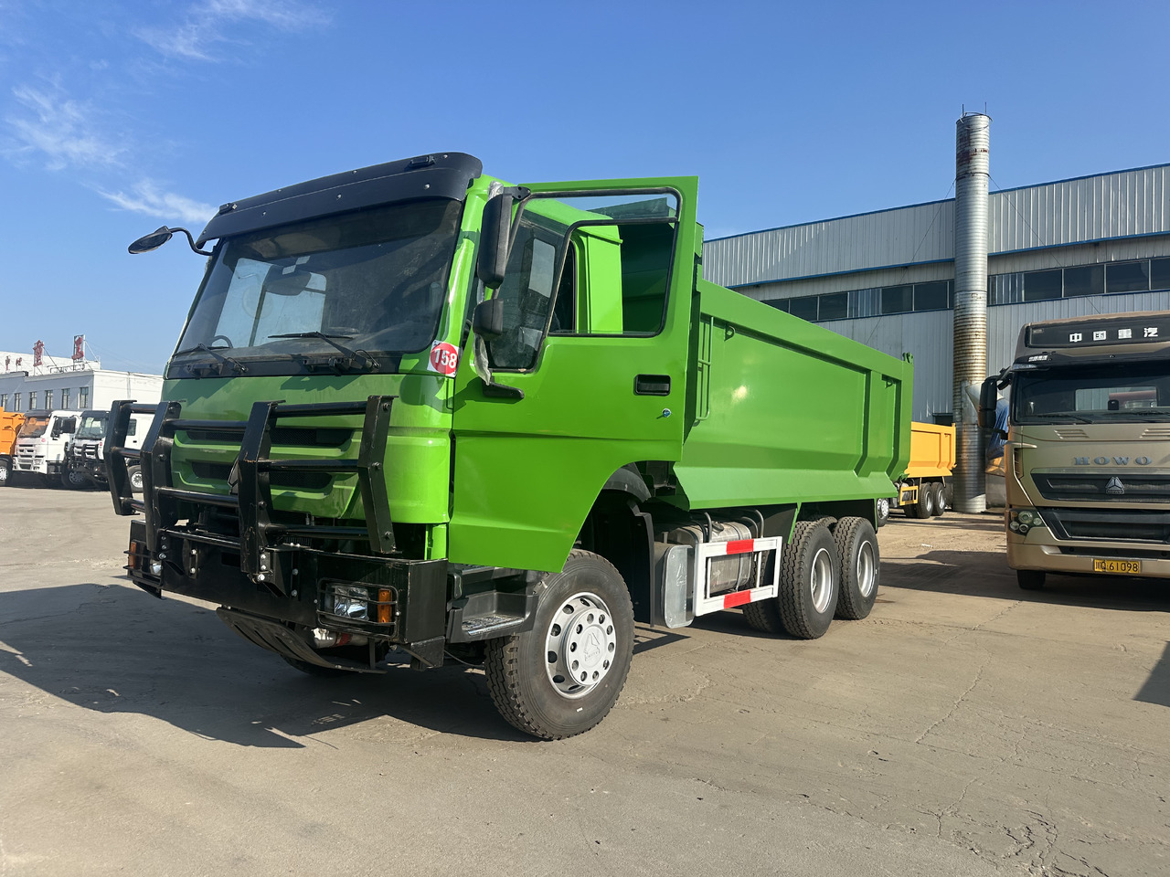 SINOTRUK HOWO 371 6X4 CLICK HERE FOR DISCOUNT - Camión volquete: foto 4 SINOTRUK HOWO 371 6X4 CLICK HERE FOR DISCOUNT - Camión volquete: foto 4