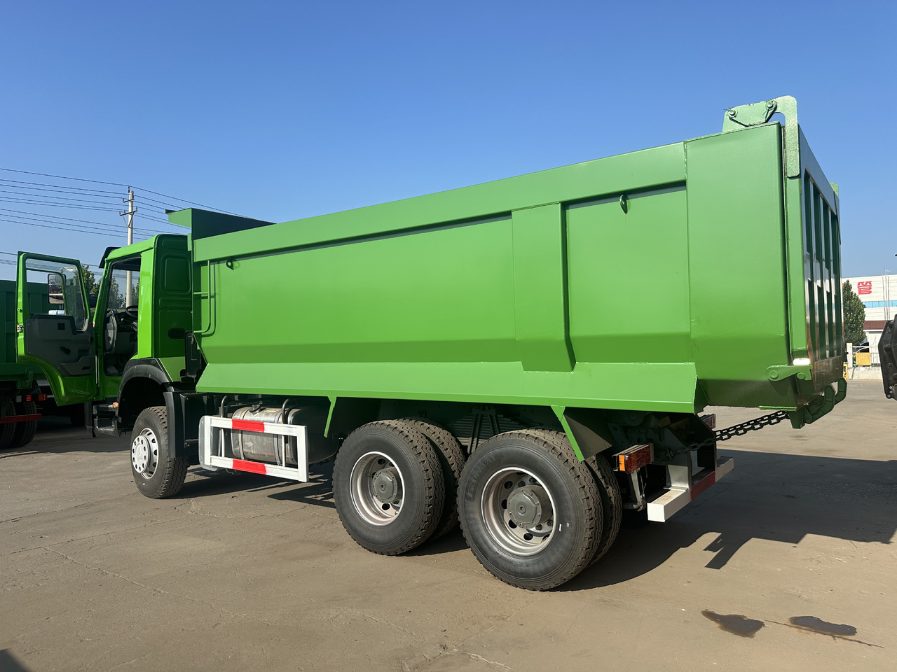 SINOTRUK HOWO 371 6X4 CLICK HERE FOR DISCOUNT - Camión volquete: foto 3 SINOTRUK HOWO 371 6X4 CLICK HERE FOR DISCOUNT - Camión volquete: foto 3