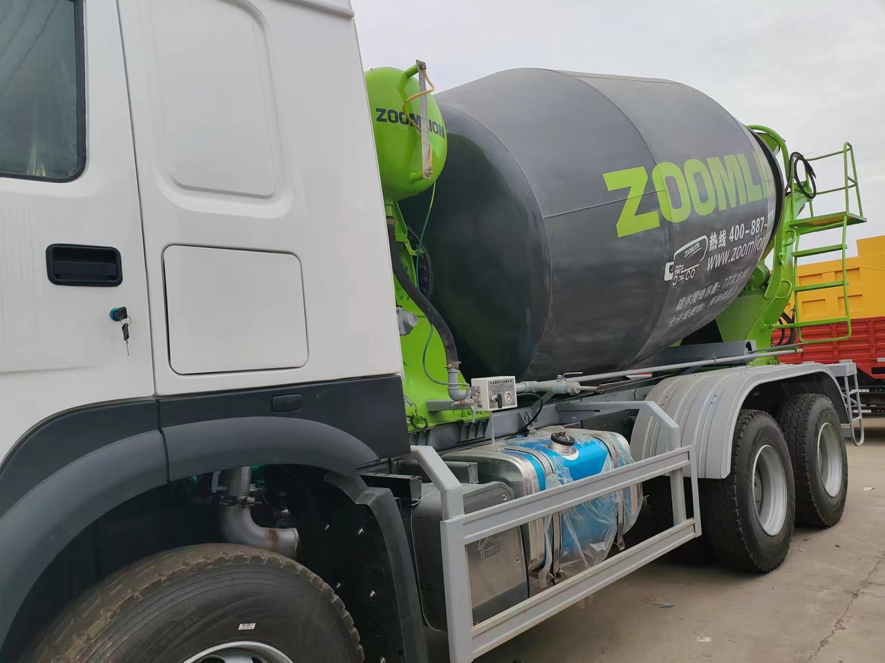 SINOTRUK HOWO 371 CLICK HERE FOR DISCOUNT - Camión hormigonera: foto 5 SINOTRUK HOWO 371 CLICK HERE FOR DISCOUNT - Camión hormigonera: foto 5