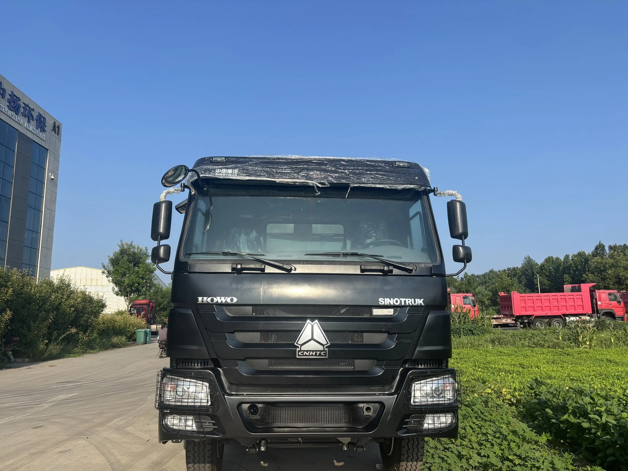 SINOTRUK HOWO 400 CLICK HERE FOR DISCOUNT - Camión volquete: foto 3 SINOTRUK HOWO 400 CLICK HERE FOR DISCOUNT - Camión volquete: foto 3