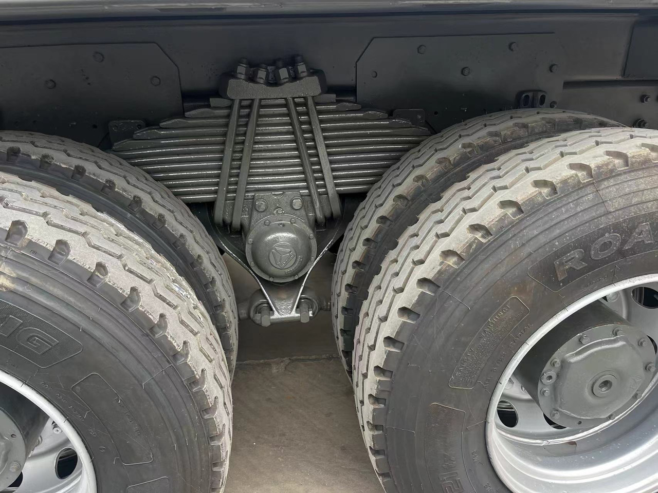 SINOTRUK HOWO Dump Truck 6x4 Click for Discount - Camión volquete: foto 4 SINOTRUK HOWO Dump Truck 6x4 Click for Discount - Camión volquete: foto 4