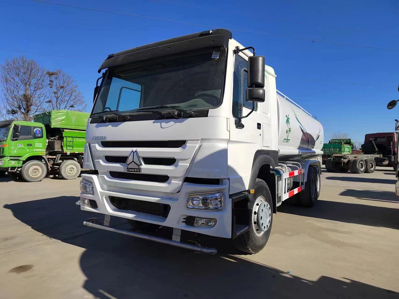 SINOTRUK HOWO Water Tanker CLICK HERE FOR DISCOUNT - Camión cisterna: foto 2 SINOTRUK HOWO Water Tanker CLICK HERE FOR DISCOUNT - Camión cisterna: foto 2