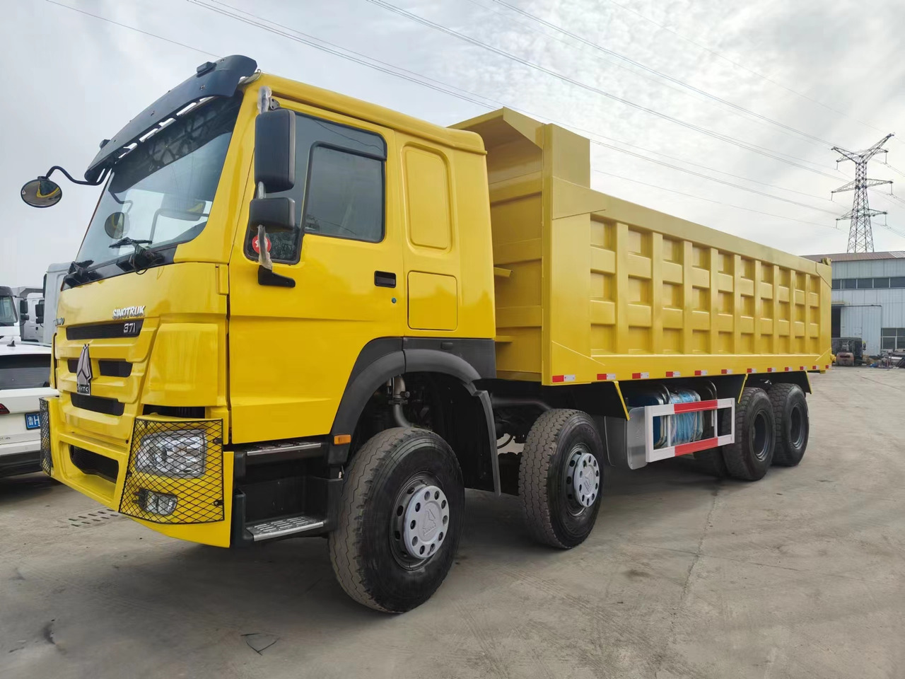 Sino HOWO 8x4 Dump Truck Click for Discount - Camión volquete: foto 1 Sino HOWO 8x4 Dump Truck Click for Discount - Camión volquete: foto 1