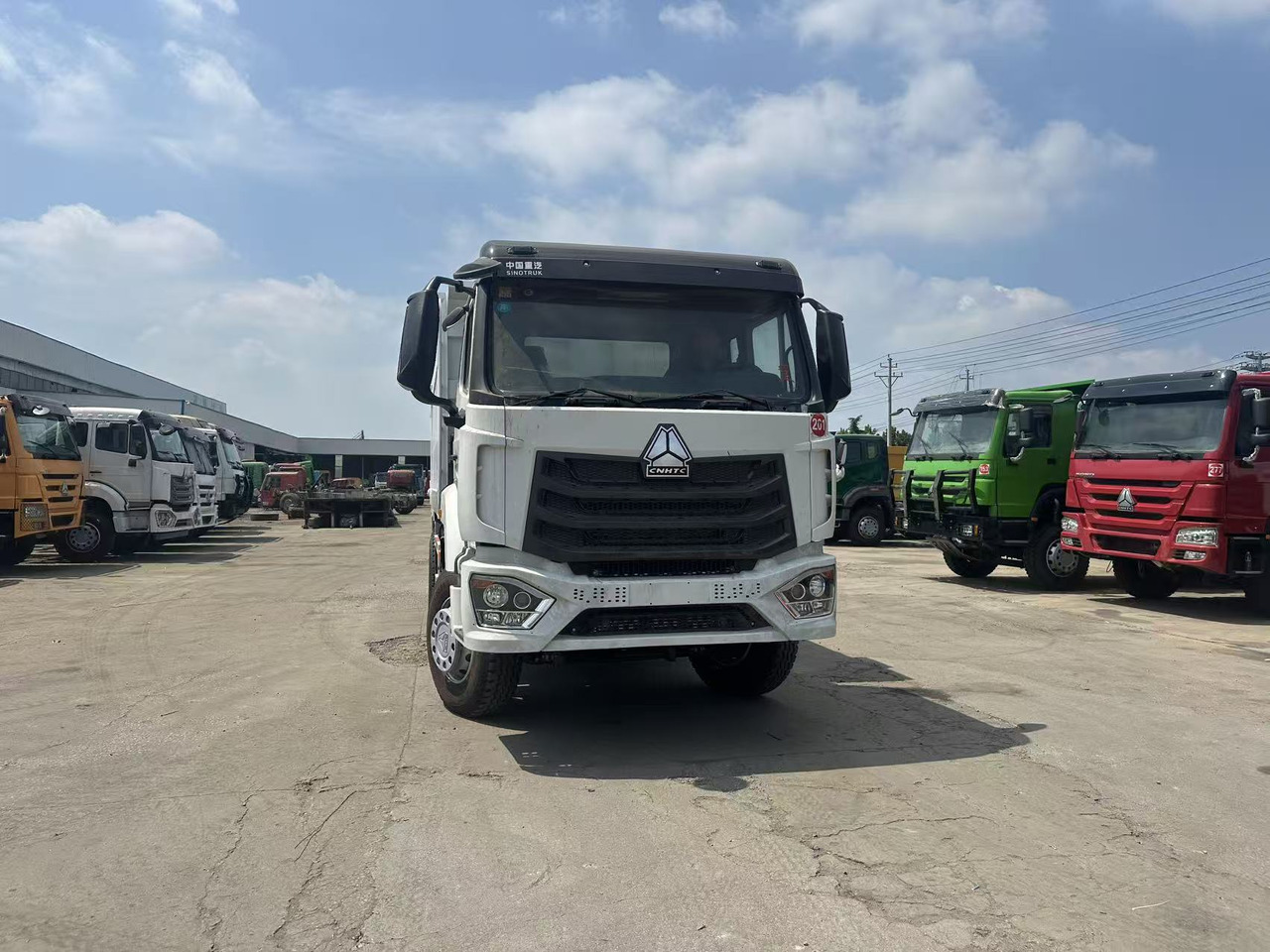 Sinotruk Howo Haohan 6x4 Heavy Duty Truck - Camión volquete: foto 3 Sinotruk Howo Haohan 6x4 Heavy Duty Truck - Camión volquete: foto 3