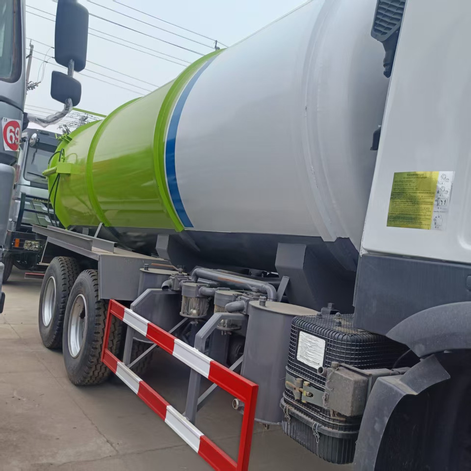 Sinotruk Howo Howo 6x4 Large Vacuum Suction Truck - Limpieza de alcantarillado: foto 5 Sinotruk Howo Howo 6x4 Large Vacuum Suction Truck - Limpieza de alcantarillado: foto 5