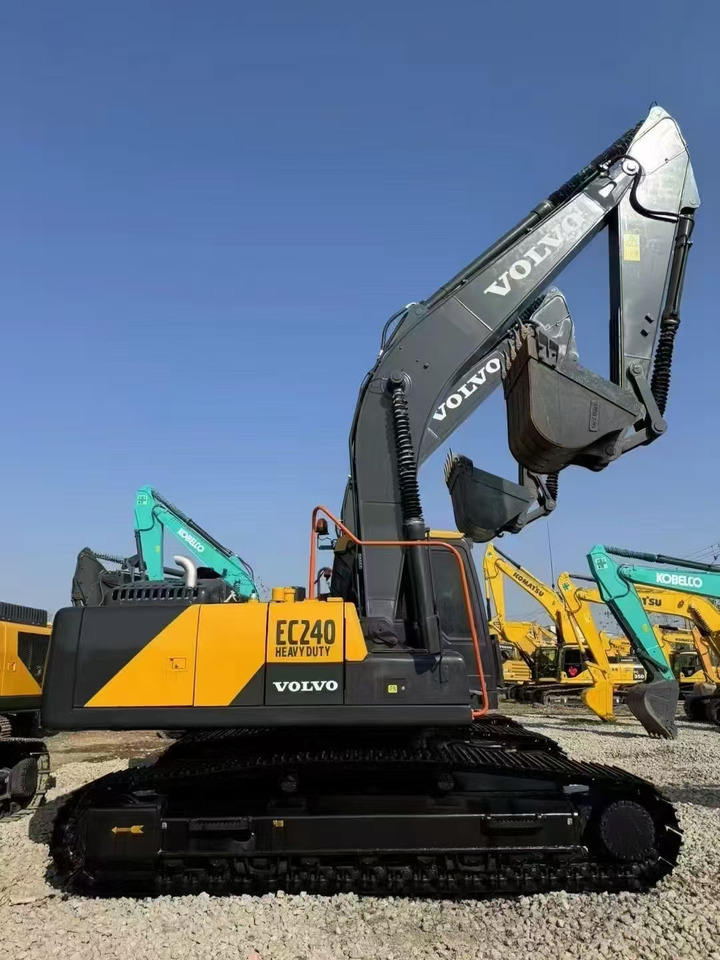 Excavadora de cadenas VOLVO EC240: foto 1